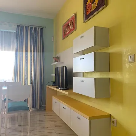 Dilianas Apart 1 *