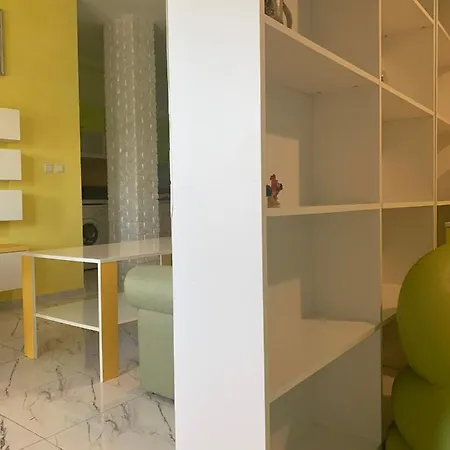 Dilianas Apart 1 *